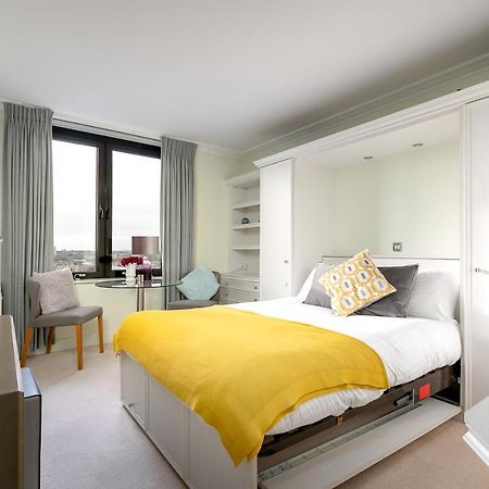 Point West Apartments Лондон Екстериор снимка