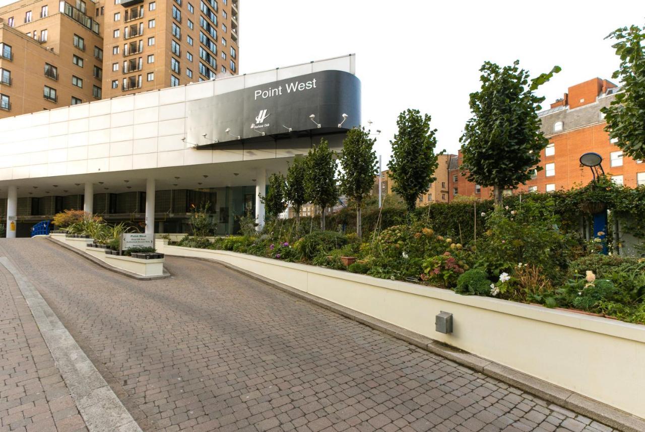 Point West Apartments Лондон Екстериор снимка