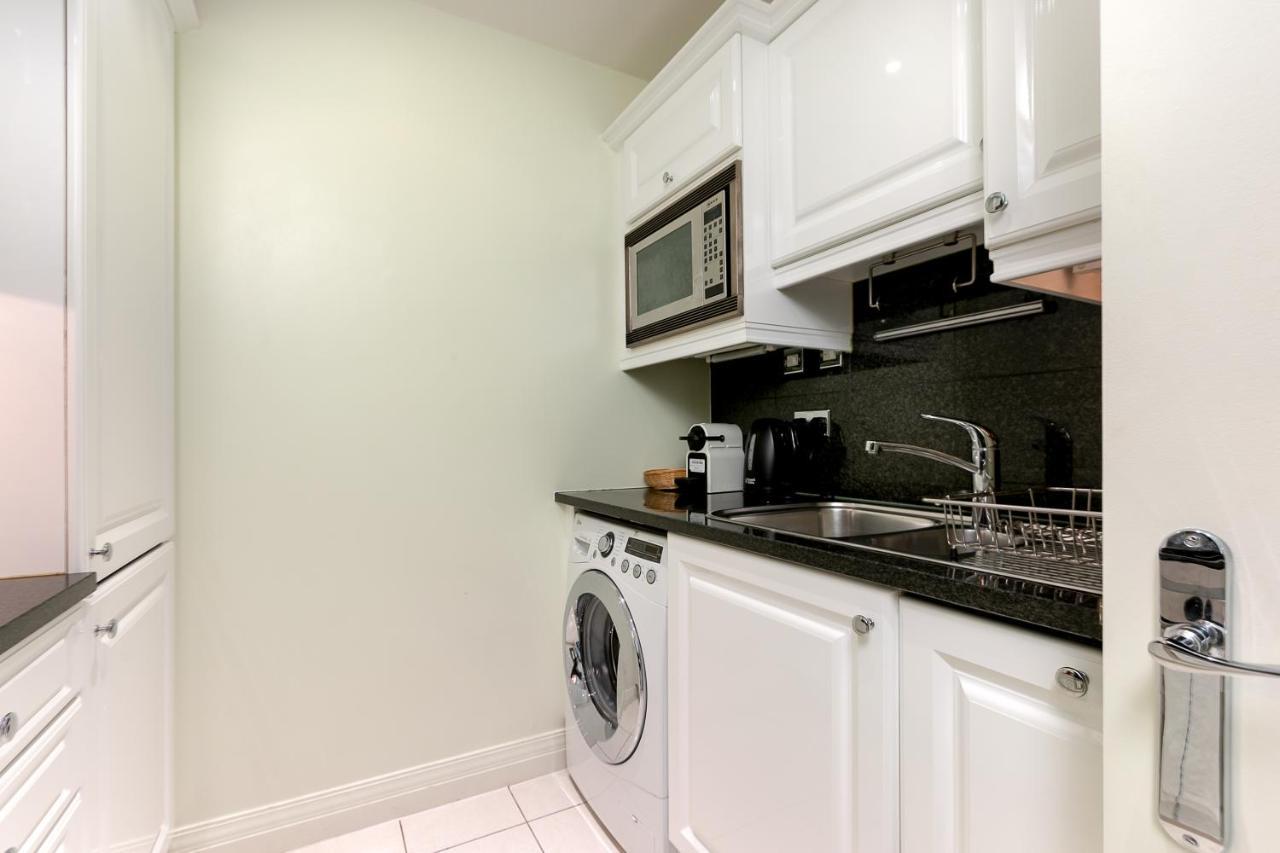 Point West Apartments Лондон Екстериор снимка