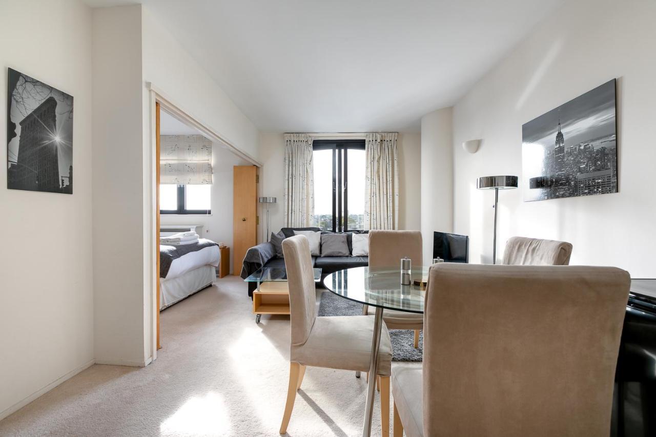 Point West Apartments Лондон Екстериор снимка