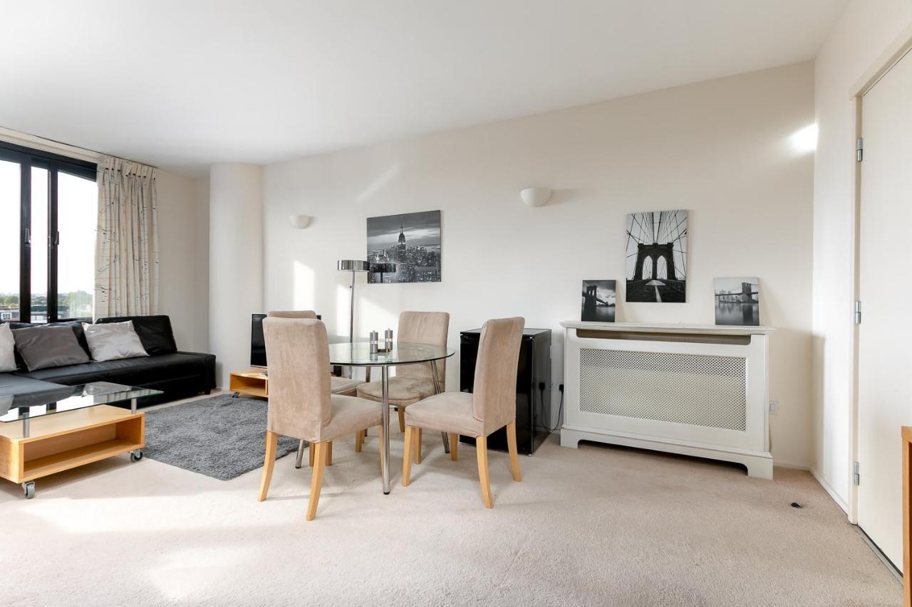 Point West Apartments Лондон Екстериор снимка